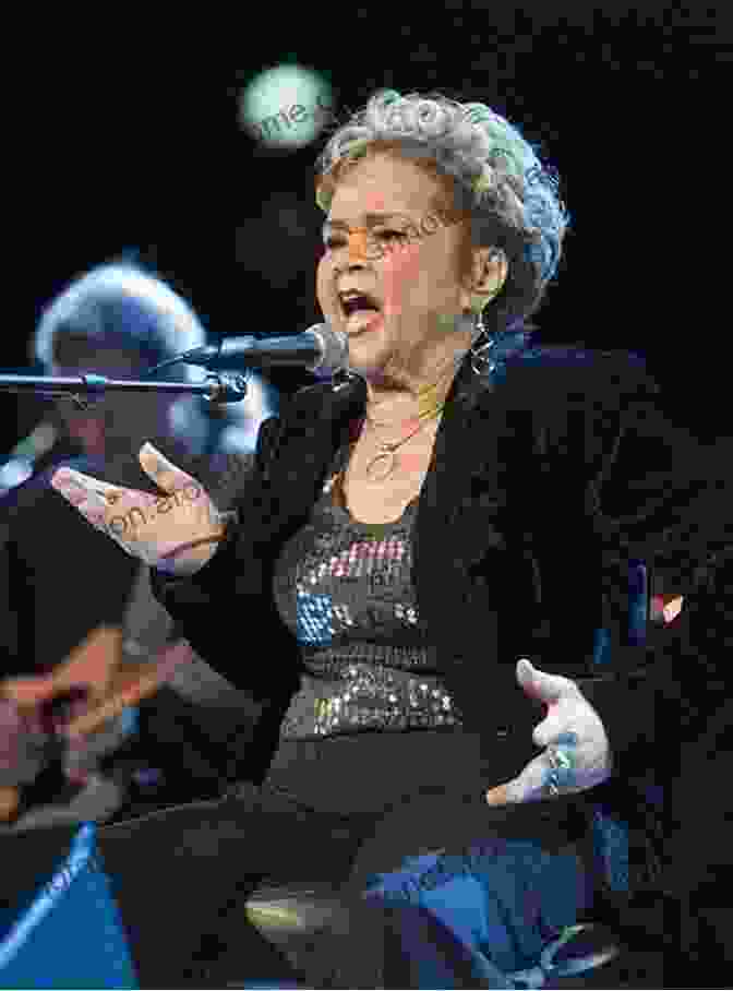 Etta James Singing On Stage Elwood S Blues: Interviews With The Blues Legends Stars